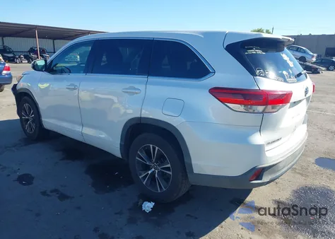 2018 Toyota Highlander Le z USA, uszkodzony, nr VIN 5TDZARFH0JS037151